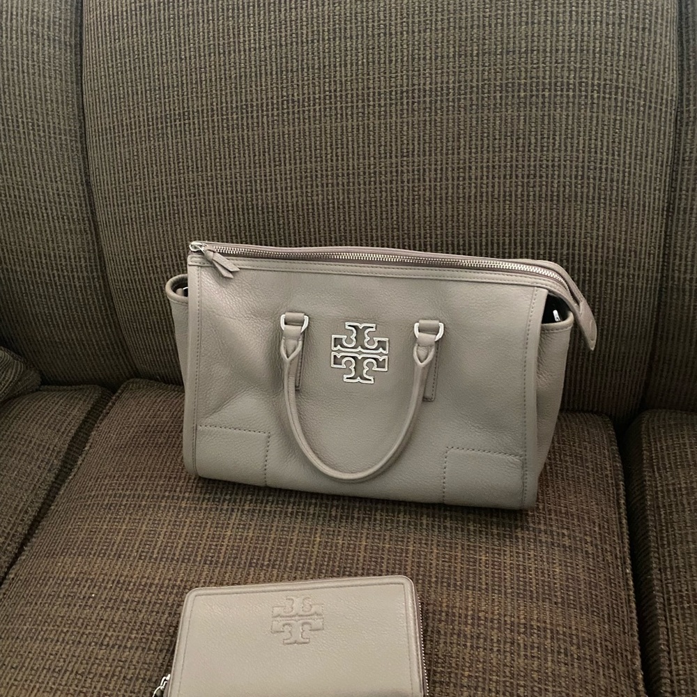 Tory Burch satchel with crossbody strap and wallet - like new - used 2 times